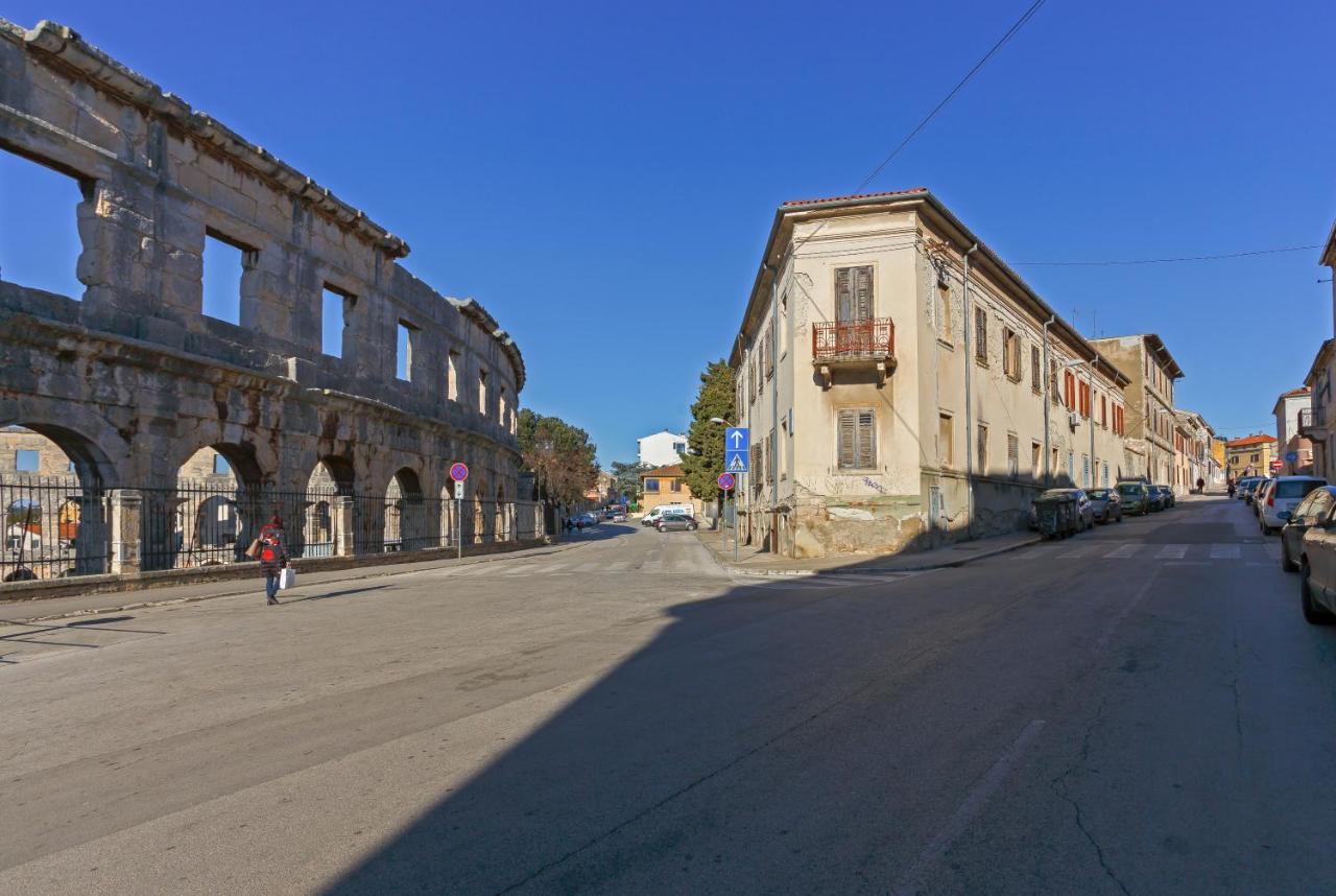 Rich apartment Pula Exterior foto